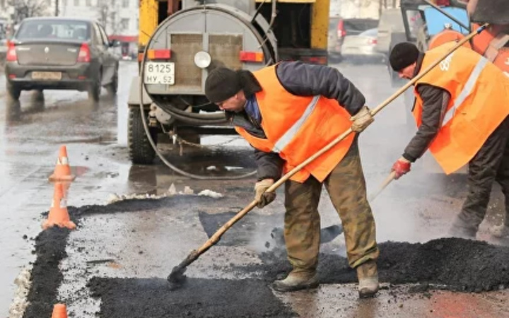 Укладка асфальта в дождь: технология, последствия и нормы