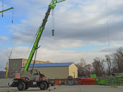 Короткобазный кран Zoomlion ZRT400