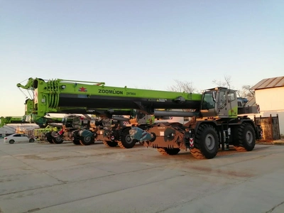 Короткобазный кран Zoomlion ZRT850