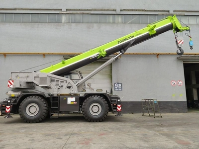 Короткобазный кран Zoomlion ZRT850