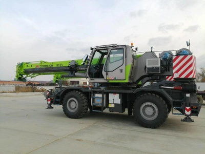Короткобазный кран Zoomlion ZRT400