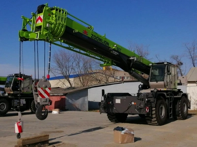 Короткобазный кран Zoomlion ZRT600