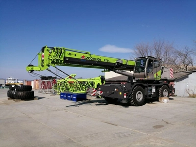 Короткобазный кран Zoomlion ZRT400