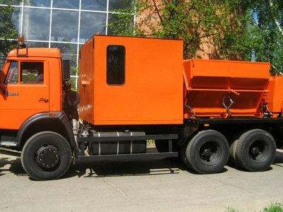 Термос-бункер для асфальта РД 927 на 8 тонн в кузов/на шасси 65115, 6520, со шнековый выдачей