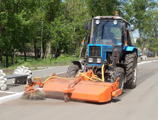 Щетка с бункером ЩФС 2.0 (ГУ) система полива на 500 л — миниатюра 1
