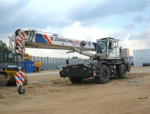 Короткобазный кран Zoomlion ZRT400 — вид 8
