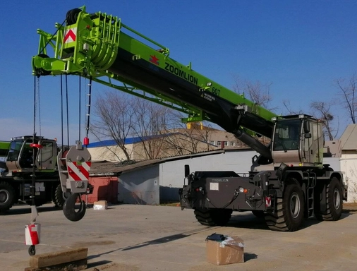 Короткобазный кран Zoomlion ZRT600 — вид 5